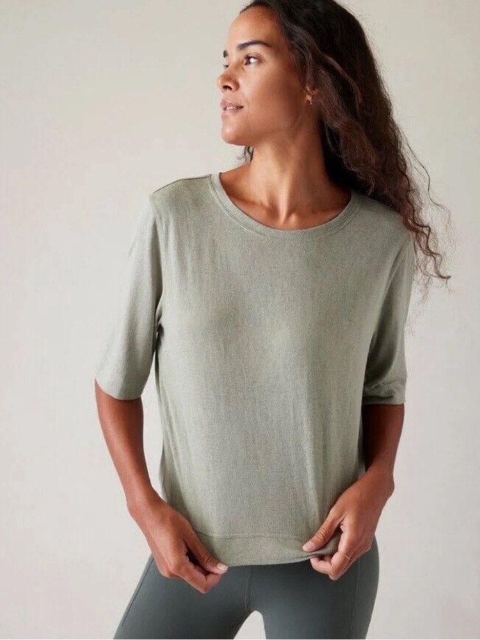 Athleta Breezy Serene Tee Muted Green Women’s Size Large